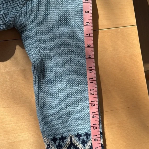 Vintage wool authentic Nordic Sweater with Floral Accents - Picture 6 of 6